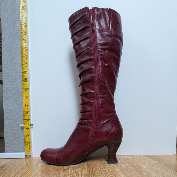 Miz Mooz Amelia Tall Leather Boots - Burgundy Wine - Size 39 (8.5/9) - Picture 10 of 11